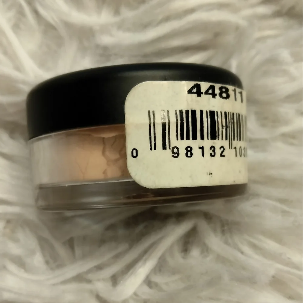 🆕 Mineral Veil Loose Finishing Powder Mini